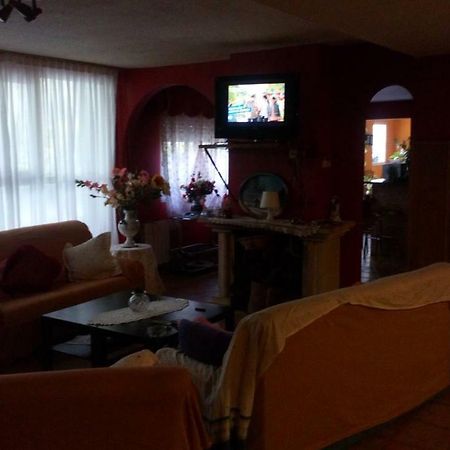 Hostal El Venero Sotillo de la Adrada Kültér fotó