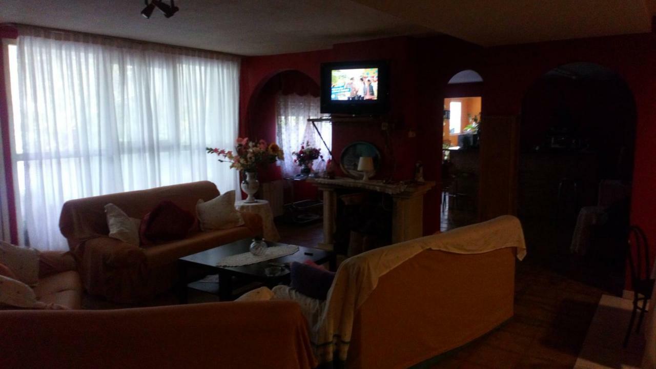 Hostal El Venero Sotillo de la Adrada Kültér fotó